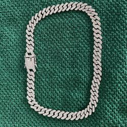 Iced Bussdown Cuban Link Chain