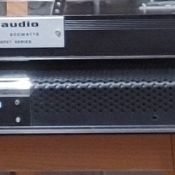 FOR  SALE  2  CAR  AMPLIFIER  ↔️↔️( EVERYTHING  WORK  PERFECTLY  )➡️➡️