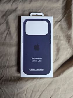 Apple iPhone 17 pro silicon case midnight color