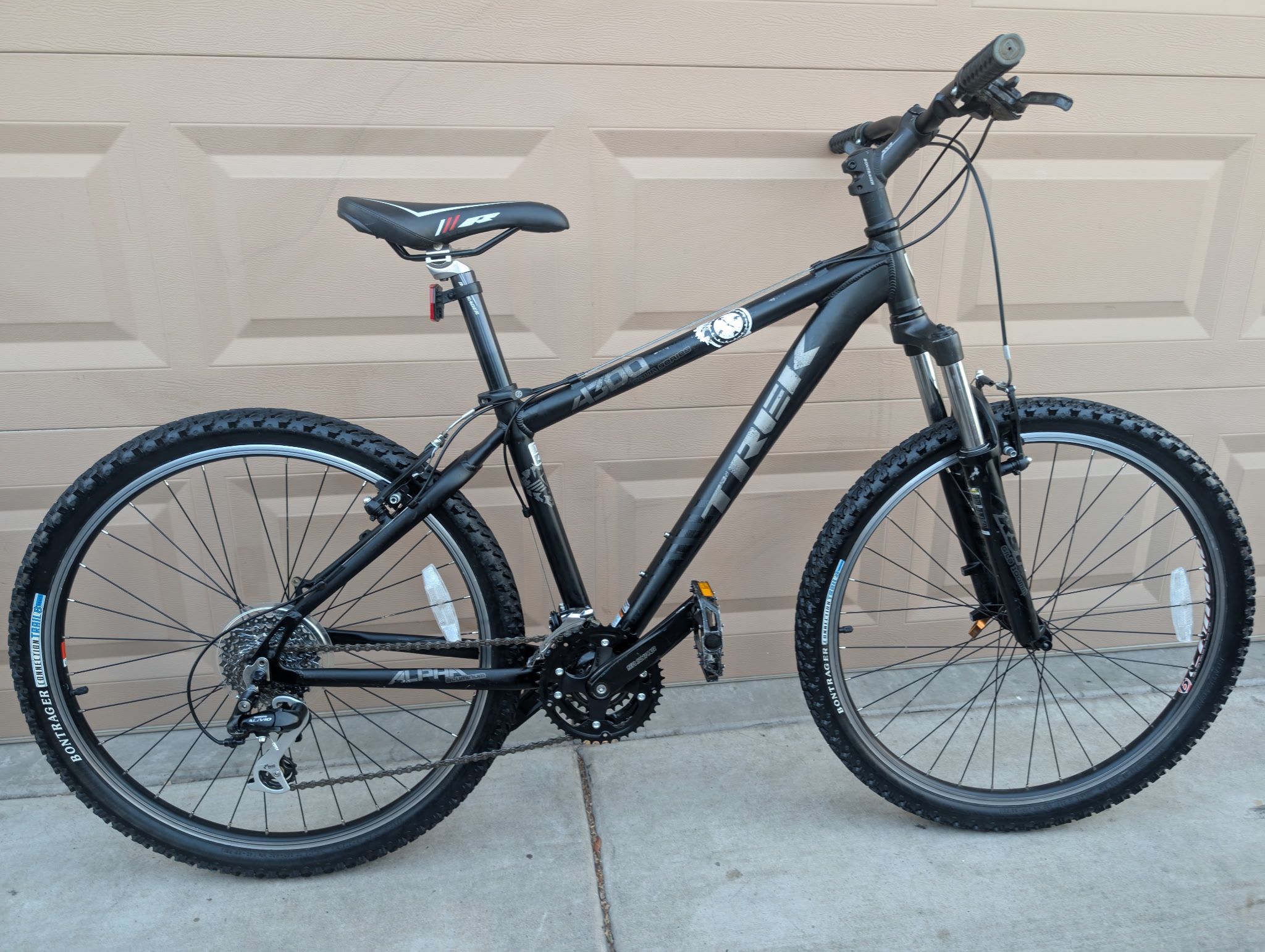 26"x2.0. TREK KIDS MENS MOUNTAIN BIKE. 16". SMALL/MEDIUM FRAME. EXCELLLENT CONDITION 👌🏼