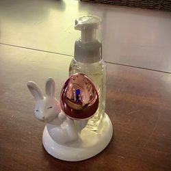 BATH AND BODY WORKS EASTER BUNNY SOAP HOLDER