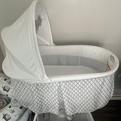 Baby Bassinet With Wheels 
