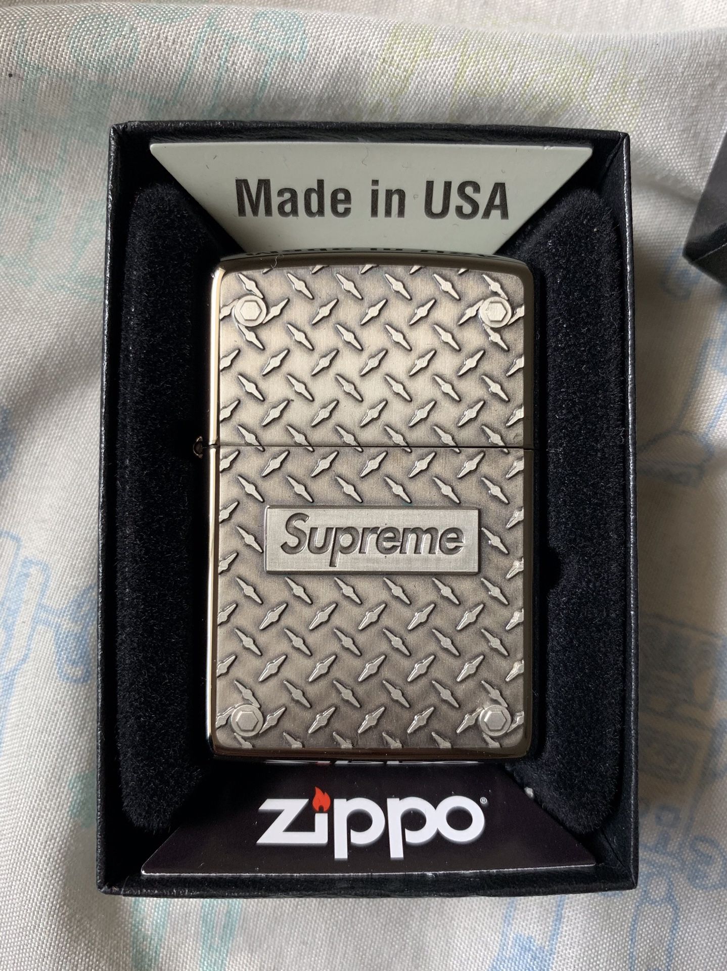 Supreme Diamond Plate Zippo Metal