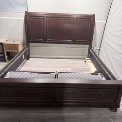 King Size Bed With Drawers