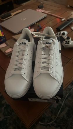 Women’s adidas size 6