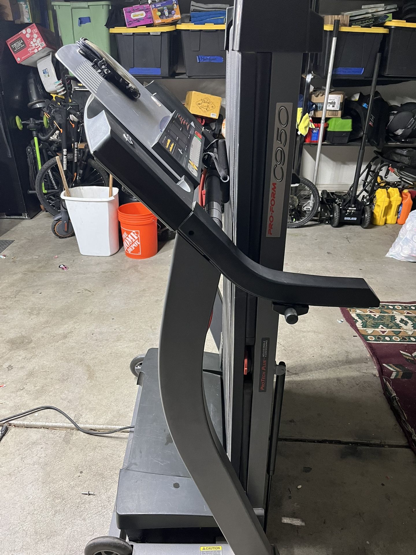 Treadmill  C950