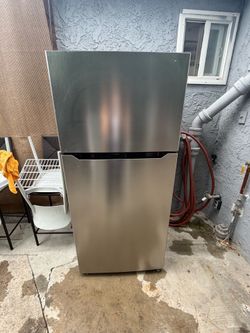 Refrigerator 30”