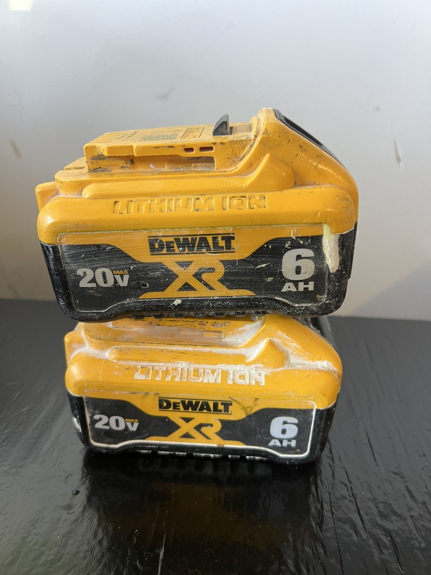 2 Dewalt 20V 6AH Batteries 