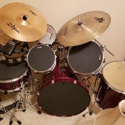 Complete Yamaha Drumset - Excellent Condition!!