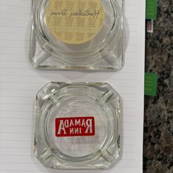 2 Ashtrays Ramada - Holiday Inn