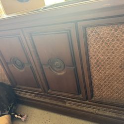 Sylvania Model SC 25 Record Player
