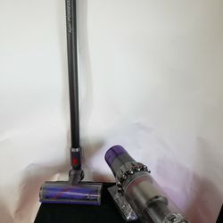 Dyson Cyclone V10 Bagless Vacuum Cleanerr - BLK Wand Head W/ BROKEN HANDLE WORKS

