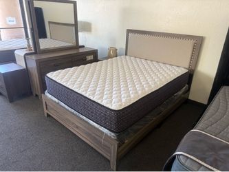 Queen bedroom set