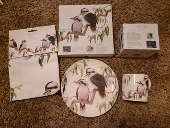 Maxwell Williams Designer Tableware And 2 Tea Towels 