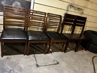 Set of 5 chairs