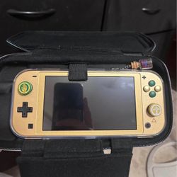 Nintendo Switch Lite Hyrule Edition