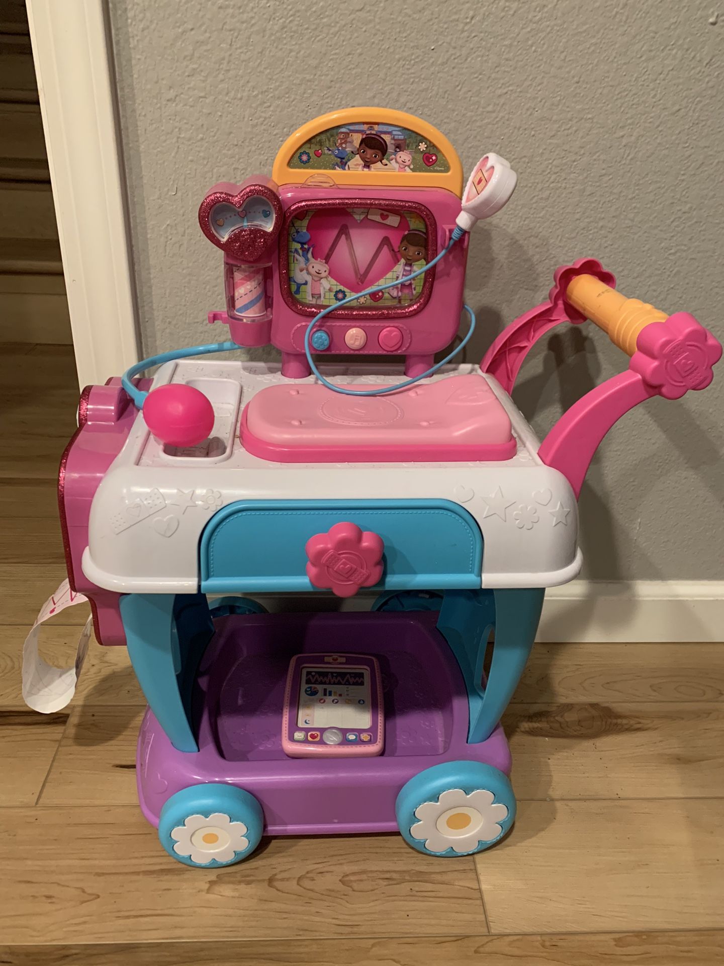 Doc Mcstuffins Vet Cart With Accessories