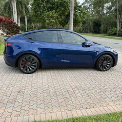 2023 Tesla Y Performance 