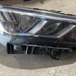 2020-2023 Nissan Sentra Halogen OEM RH Headlight Assembly