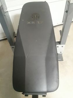 Gold's gym xr 2025 17 weight bench