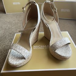 Brand New Micheal KORS