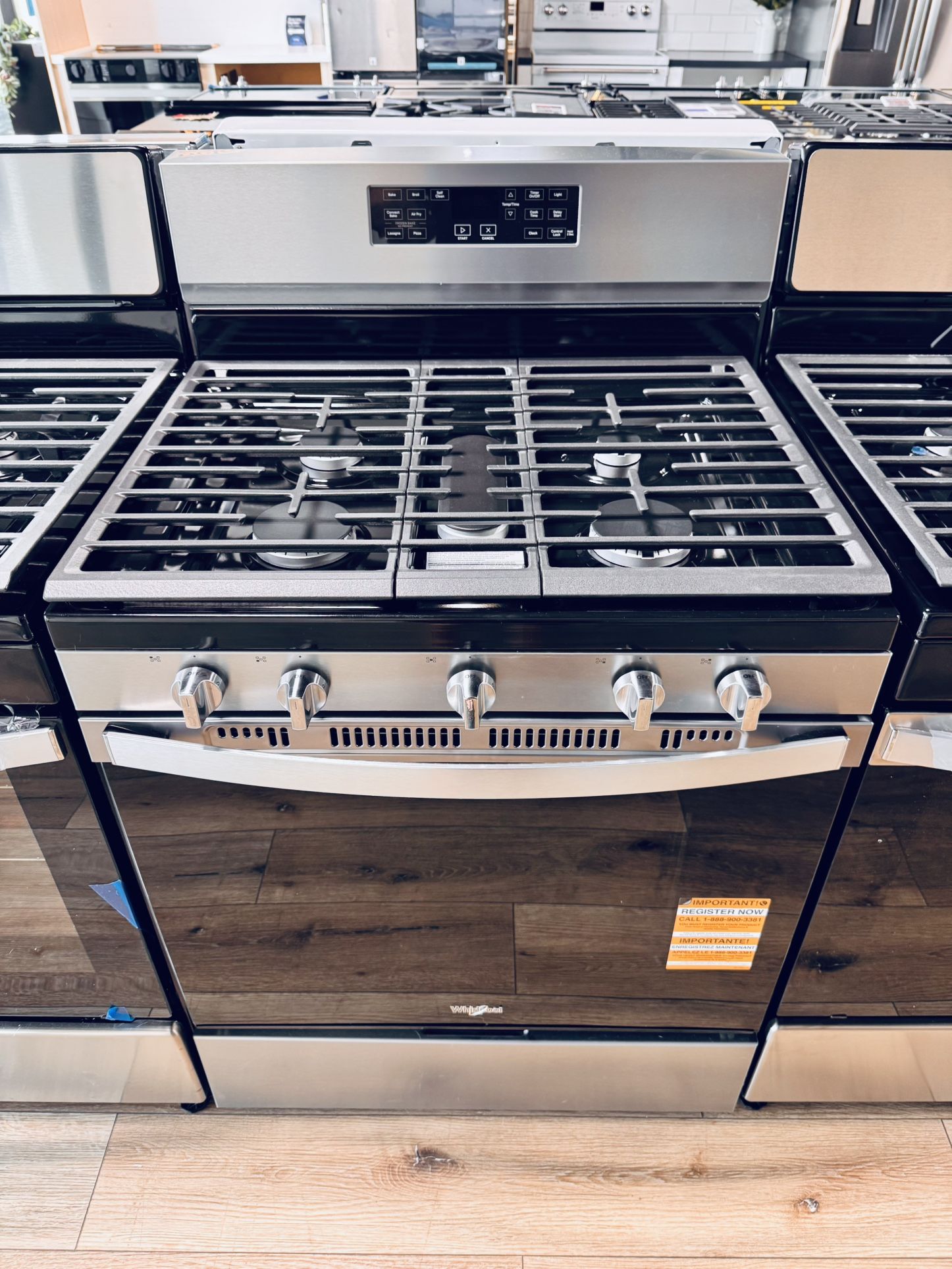 Brand-New Whirlpool 5 Cu. Ft. Fingerprint Resistant Stainless Steel 5-In-1 Air Fry Gas Range - WFG550S0LZ