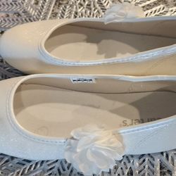 Size 3y Girl Shoes (Dressy Flats). $10