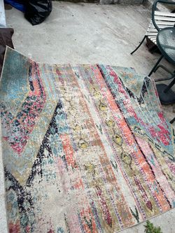 6’7” x 6’7” Safavieh Square Carpet