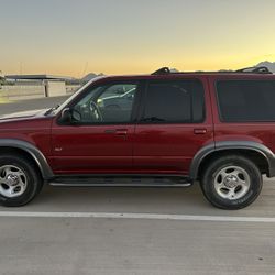 Ford Explorer Xlt Warrantied EngineRebuilt 