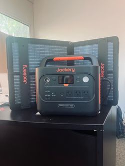 Jackery Explorer 1500 Portable Power Station with Solar Panels