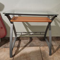 Small desk / Table