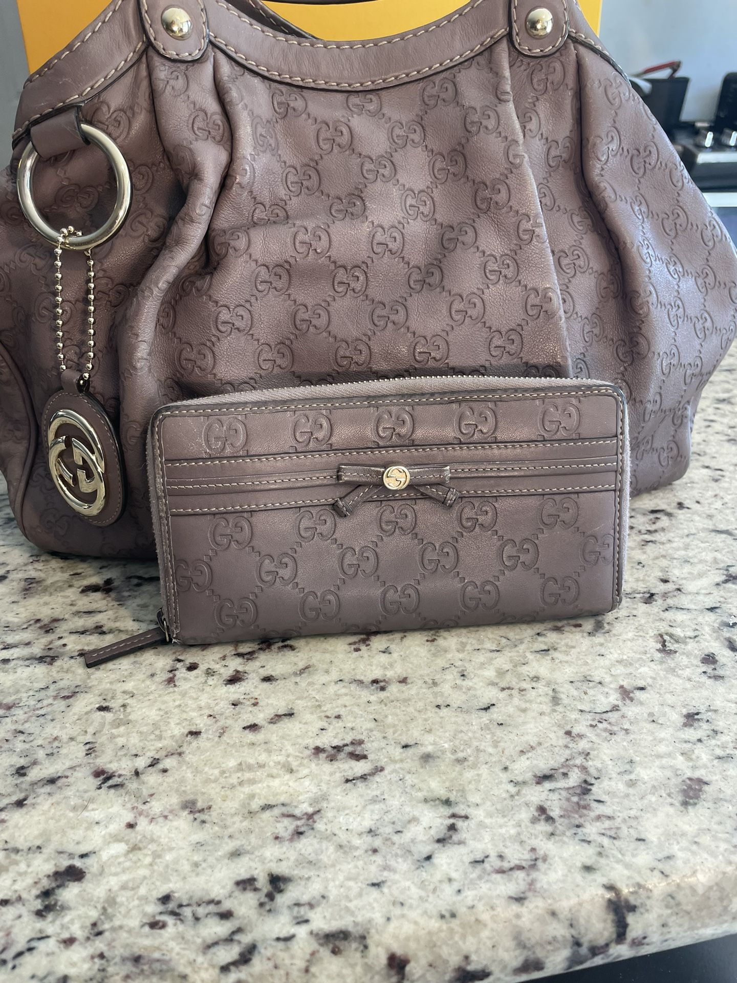 Authentic Gucci Guccissima Leather Zip Around Wallet