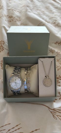Woman’s watch gift set