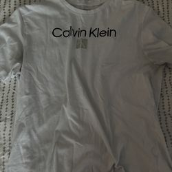 White Calvin Klein t shirt