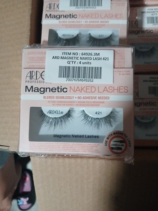 LASHES FOR WOMAN 5 PER EACH ONE OR GIVE ME AN OFFER