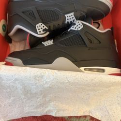 Bred Retro 4 Reimagined Size 11