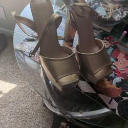 Gold platform 👠 Fashion Nova