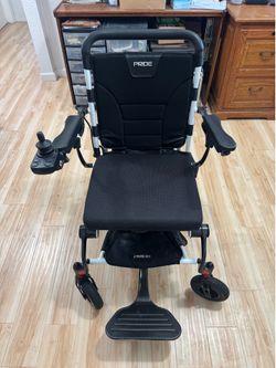 Heavy Duty Electric Wheelchair (Pride Mobility Jazzy Carbon)