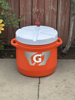 7 GALLON GATORADE IGLOO JUG
