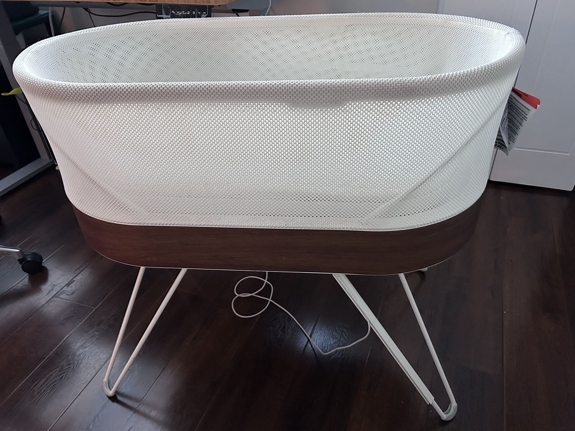Snoo smart baby bed For Sale