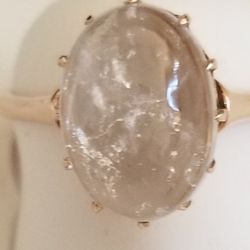 Vintage Ring With Quartz Stone.