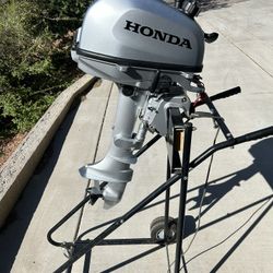 Honda 5HP Boat Motor and Motor Stand 