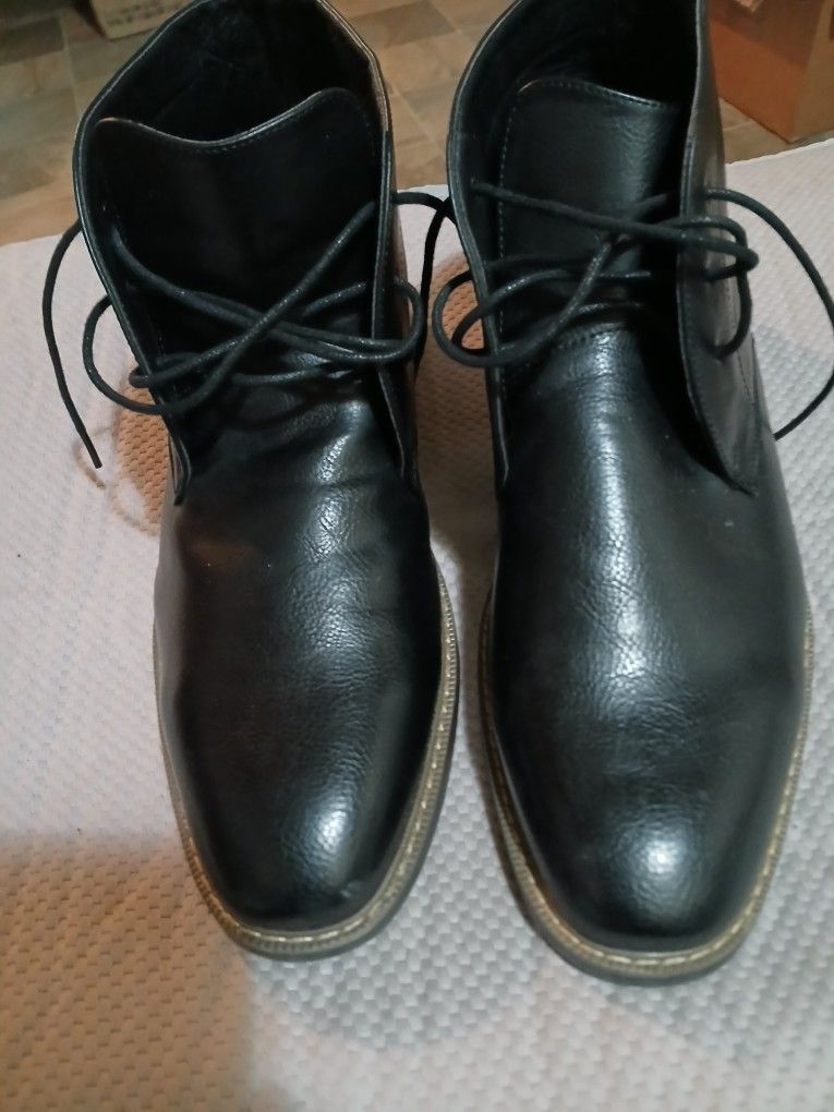 Sonoma Good For Life Men's Soccer Boots With Ultra Echo Size 10.5 Excellent Condition Leather Only Wore One