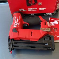 Milwaukee M12 FUEL 12-Volt Lithium-Ion Brushless Cordless 18-Gauge 1-1/2 in. Compact Brad Nailer (Tool Only