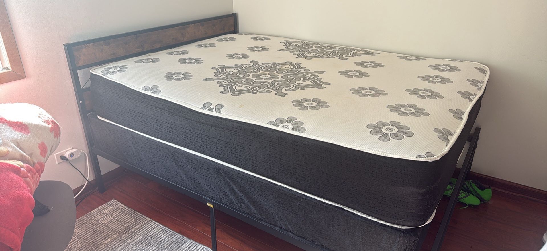 Queen Bed Frame+mattress+box