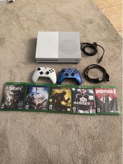 Xbox One S with HDMI cable and 5 games