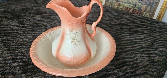VINTAGE IRONSTONE PITCHER & BOWL SET.