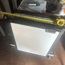Refrigerator/freezer 110v/12volts