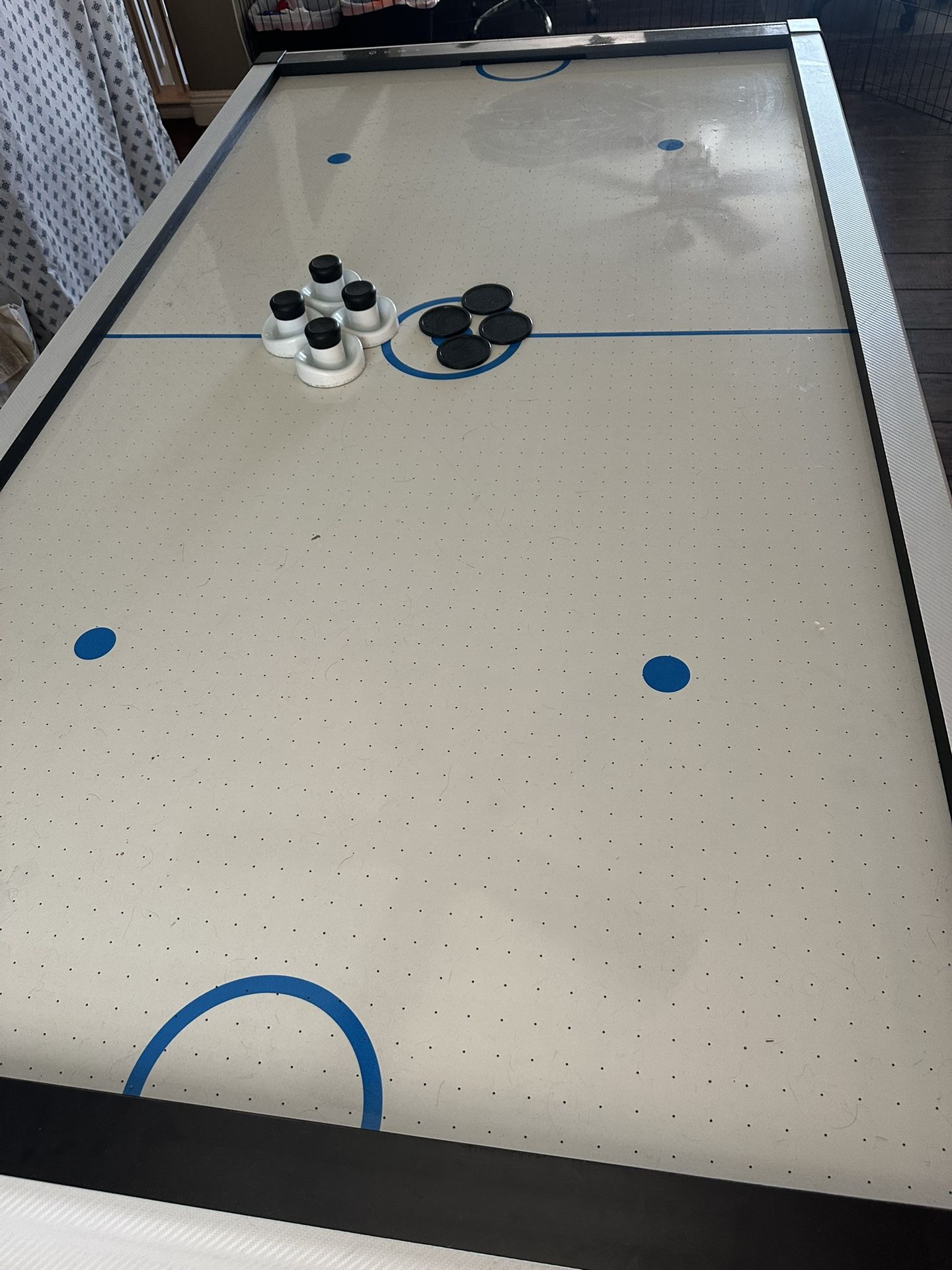 Air Hockey Table