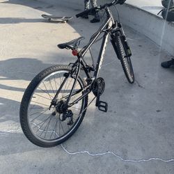 GIANT Mountain Bike 26 Inch